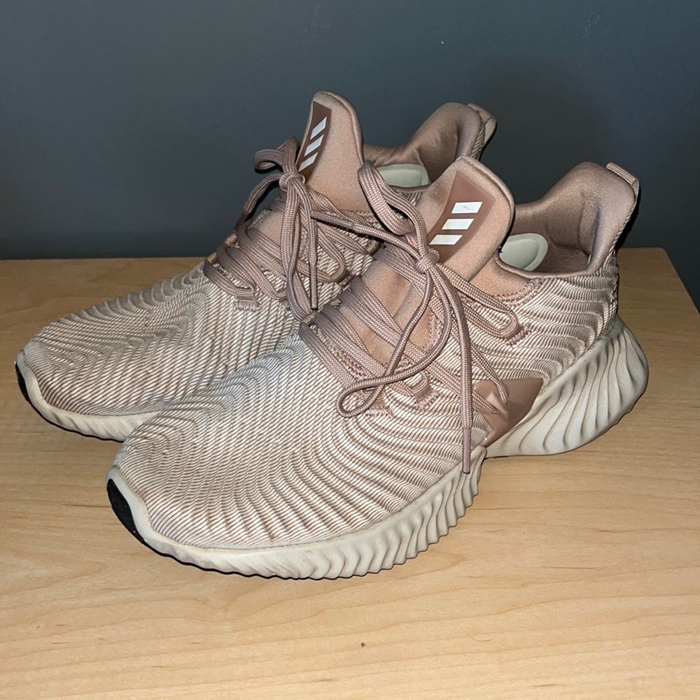 Adidas alphabounce shoe